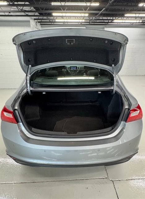 Used 2024 Chevrolet Malibu LT image 9