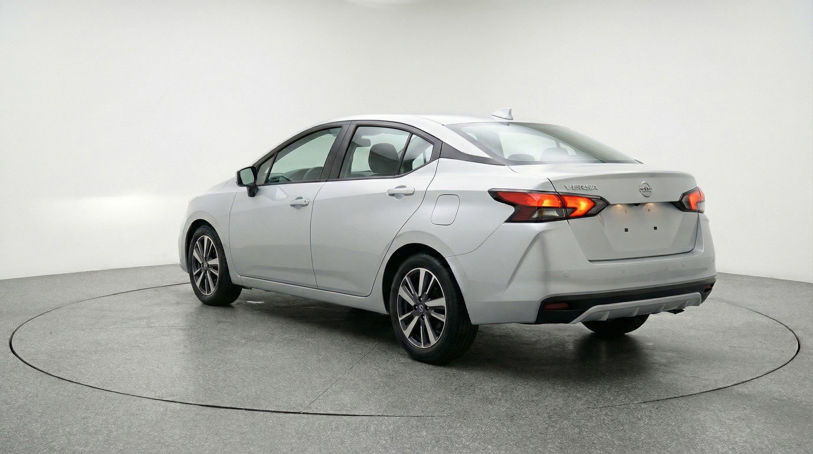 Used 2025 Nissan Versa SV image 6