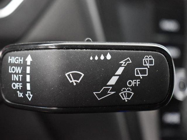 Used 2023 Volkswagen Tiguan SE R-Line image 26