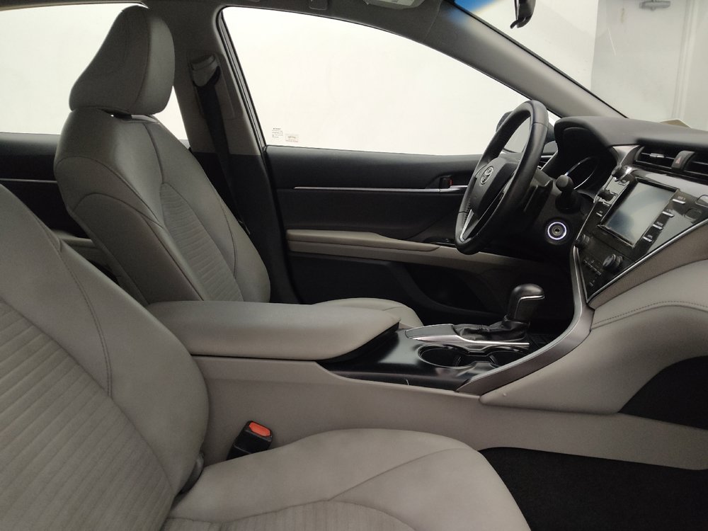 Used 2018 Toyota Camry SE FWD image 21