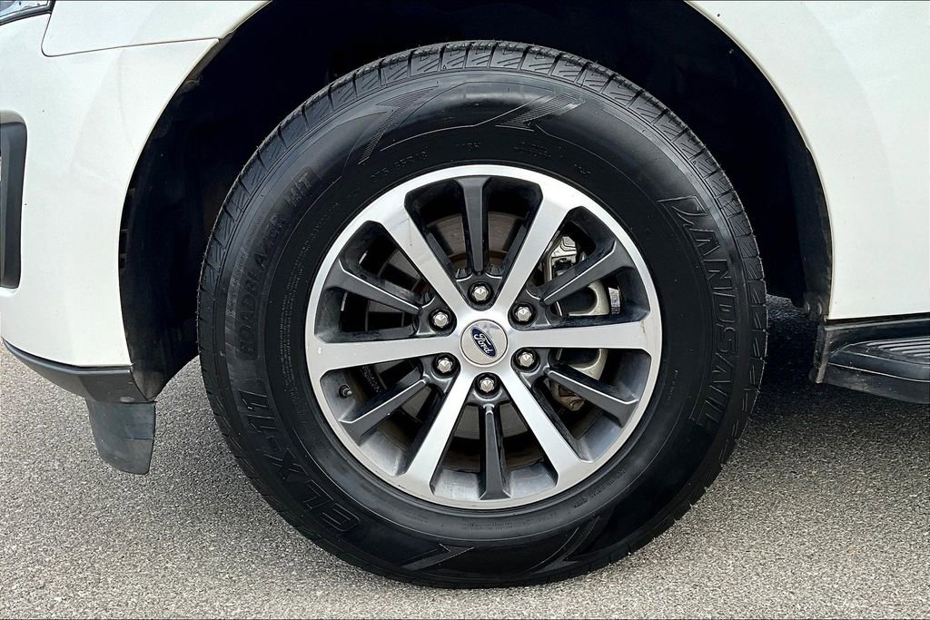 Used 2021 Ford Expedition XLT image 11