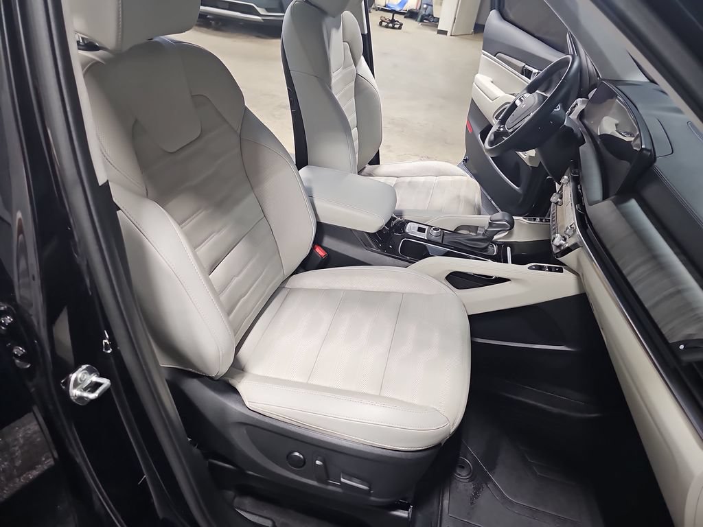 Used 2024 Kia Telluride SX Prestige w/ Towing Package AWD/4WD image 10