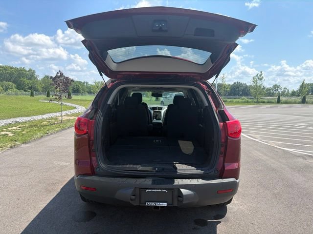 Used 2010 Chevrolet Traverse LT FWD image 8