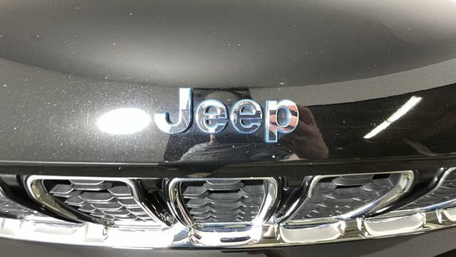 Used 2023 Jeep Grand Cherokee 4WD 4xe image 8