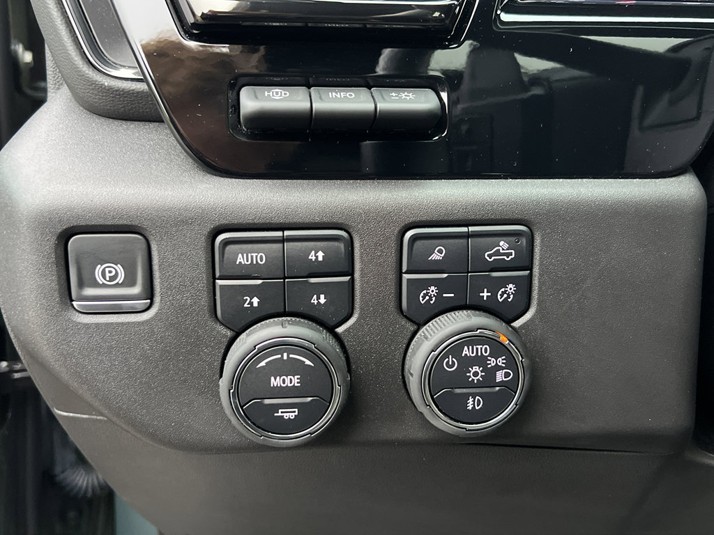 Used 2025 Chevrolet Silverado 1500 ZR2 w/ Technology Package image 19