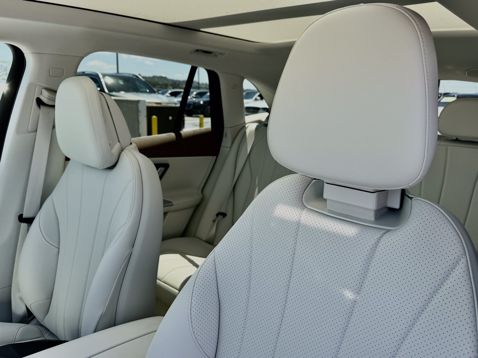 New 2026 Mercedes-Benz EQE 320 4MATIC SUV image 17