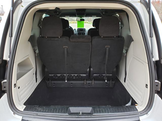 Used 2016 Dodge Grand Caravan SE image 5