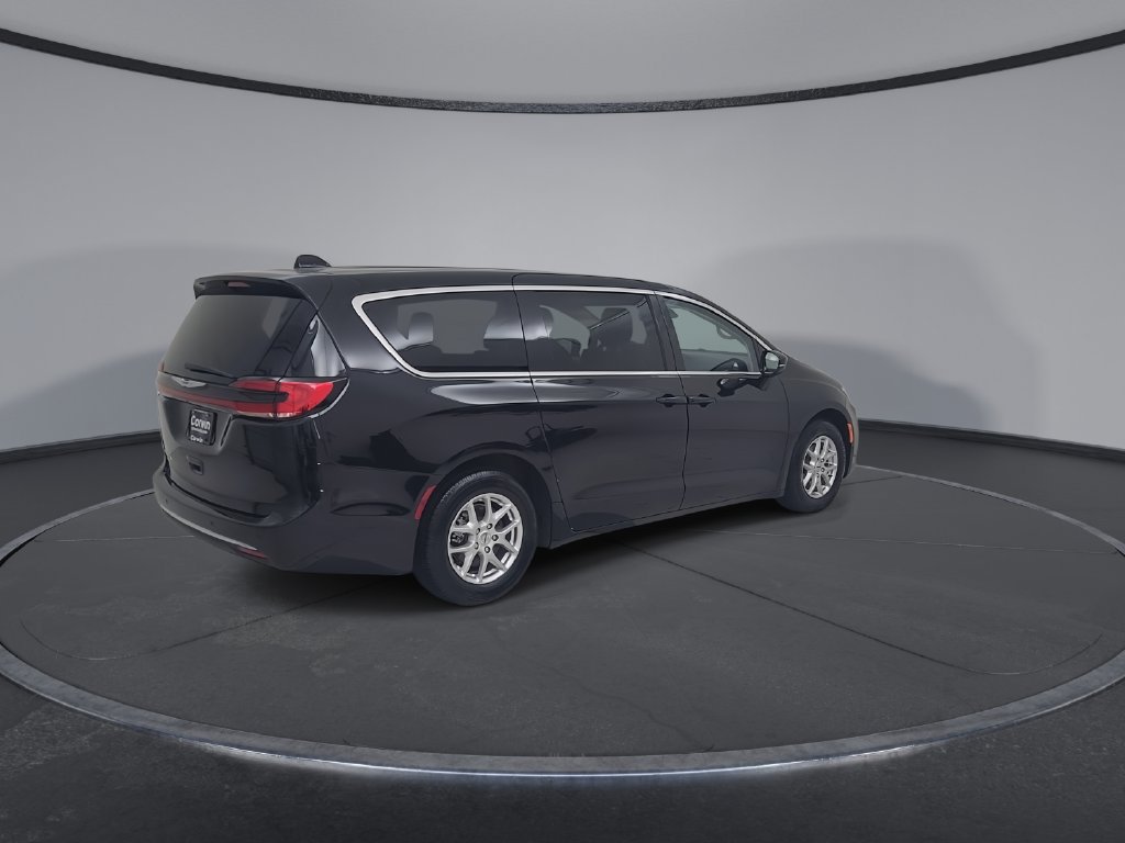 Certified 2024 Chrysler Pacifica Touring-L FWD image 17