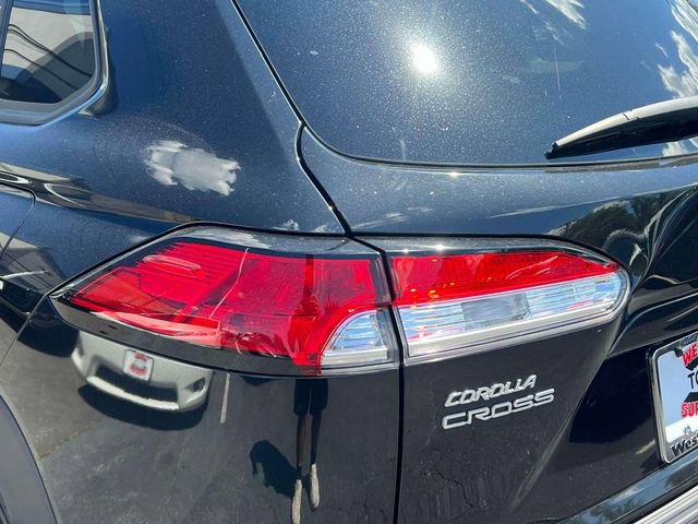 Certified 2024 Toyota Corolla Cross LE w/ Moonroof Package image 11