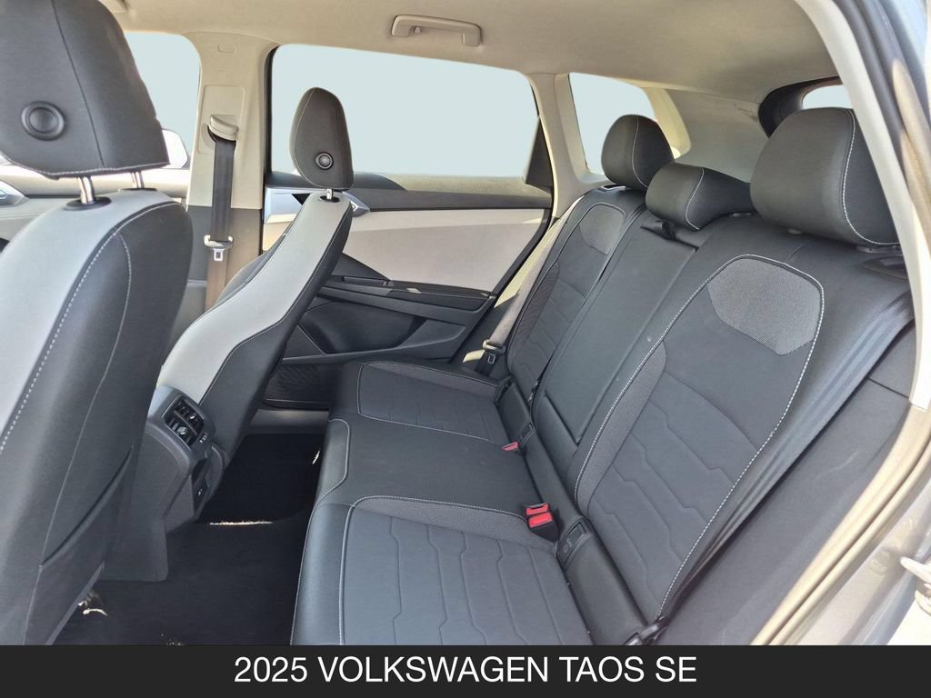 Used 2025 Volkswagen Taos SE FWD image 16