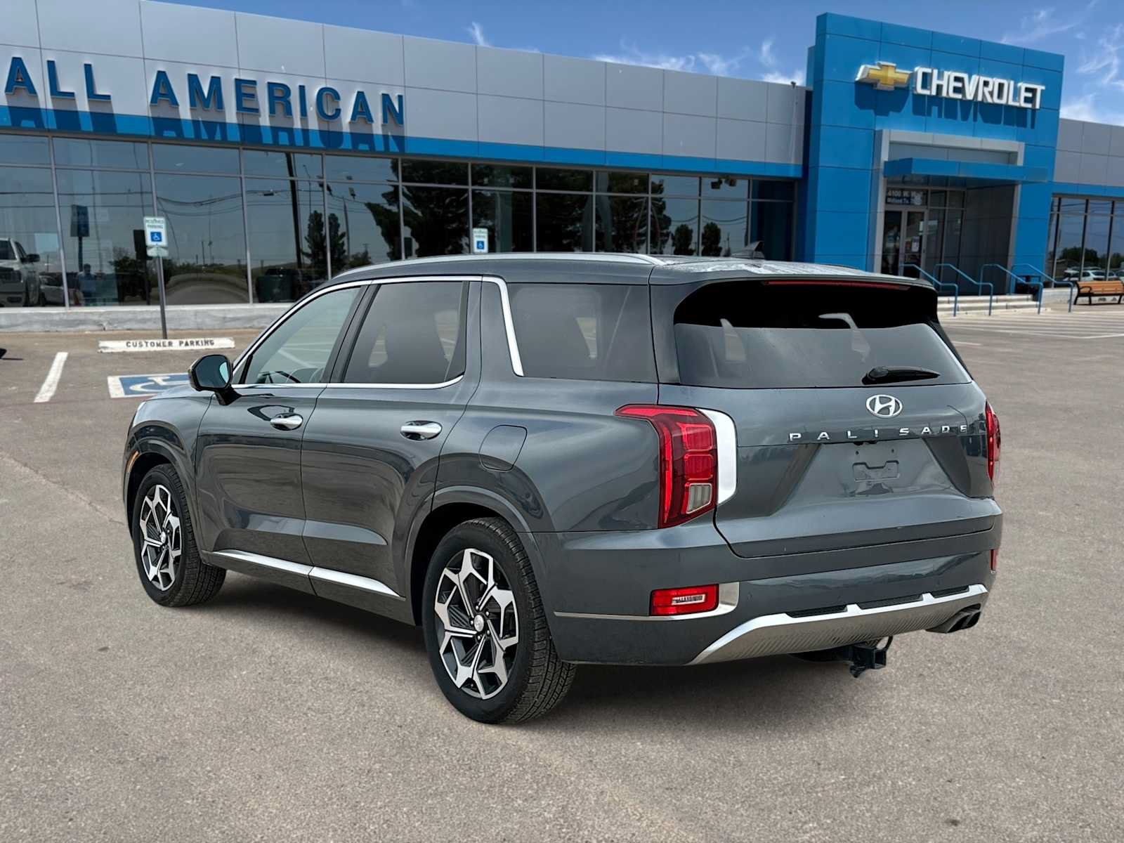 Used 2022 Hyundai Palisade Calligraphy w/ Cargo Package FWD image 6