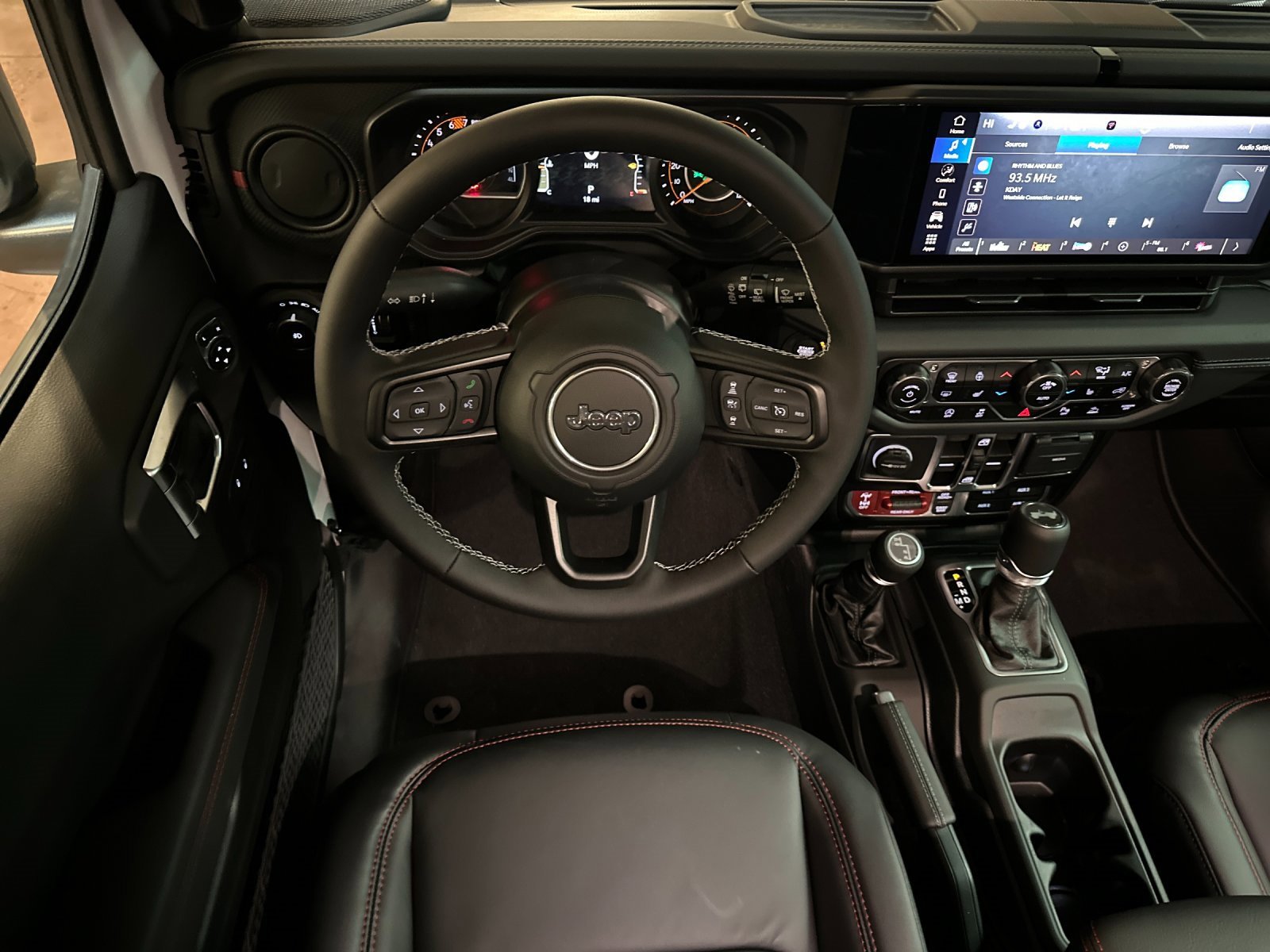 New 2025 Jeep Wrangler Unlimited Rubicon image 13