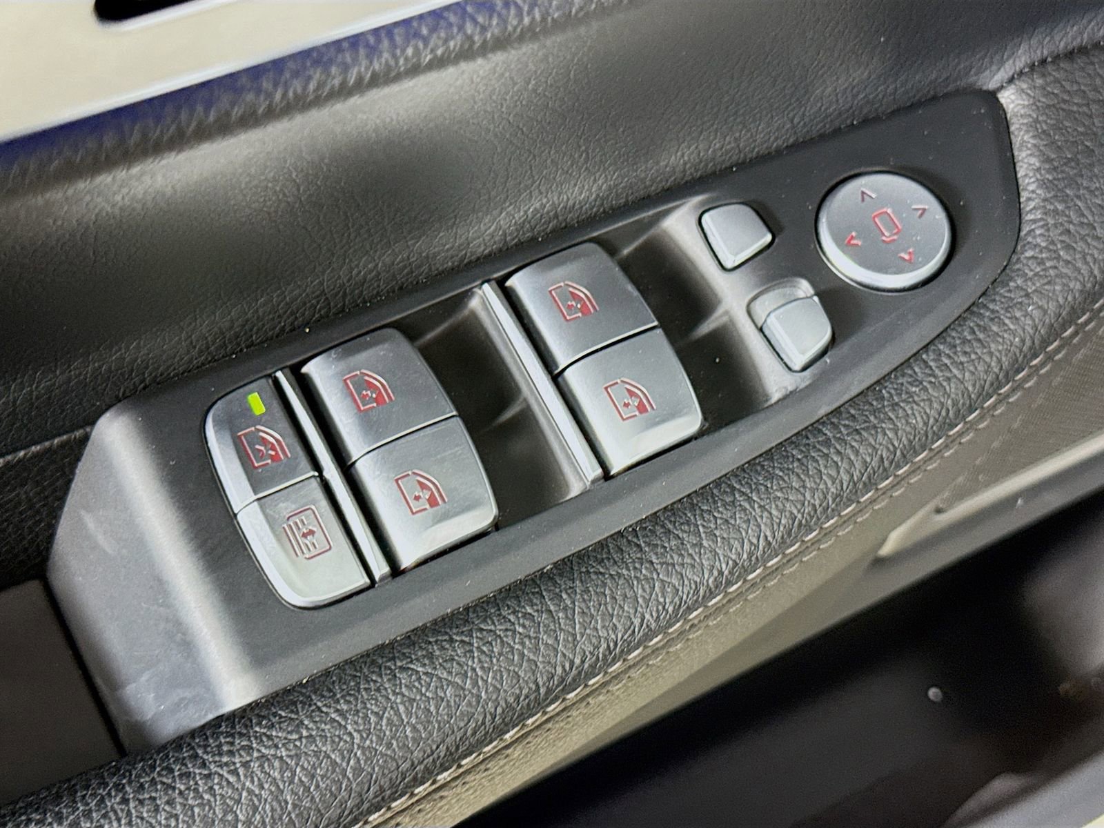 Certified 2022 BMW 740i RWD image 18