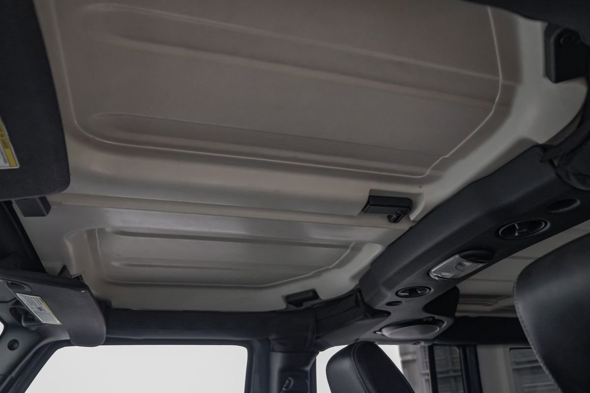 Used 2014 Jeep Wrangler Unlimited Rubicon w/ Connectivity Group image 20