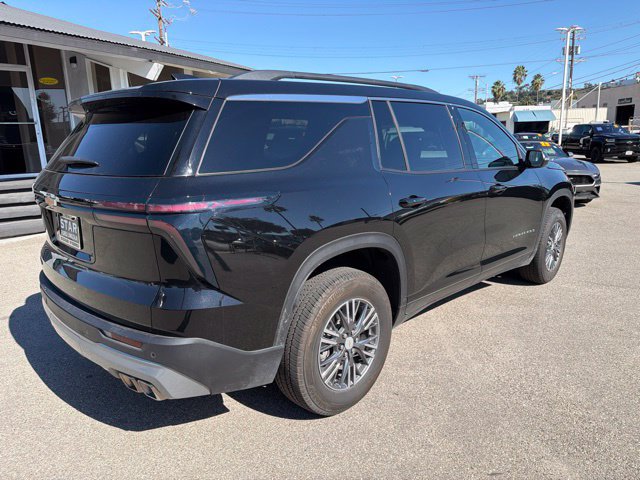 Used 2026 Chevrolet Traverse LT FWD image 7
