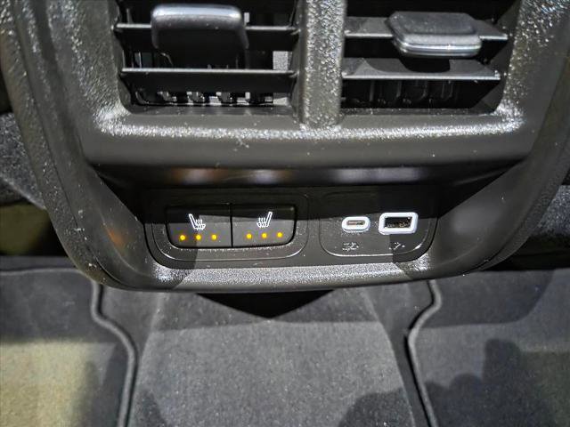 Used 2021 Cadillac XT4 Premium Luxury w/ Cold Weather Package image 18