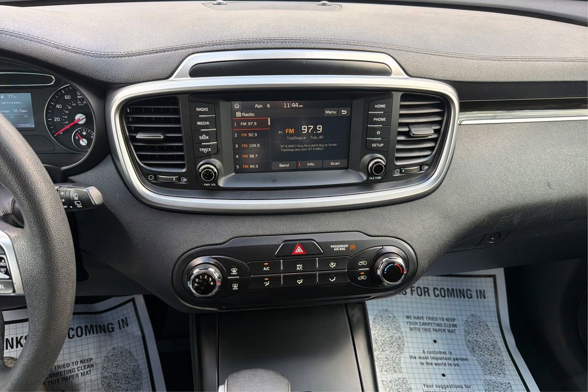 Used 2020 Kia Sorento AWD V6 image 12