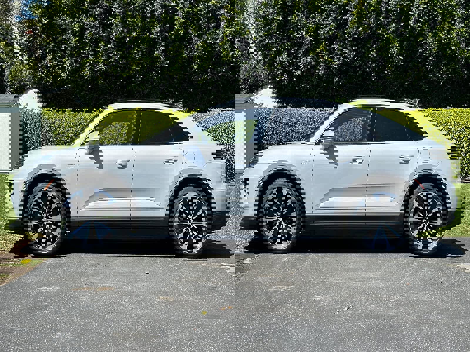 New 2026 Porsche Macan Electric RWD image 2