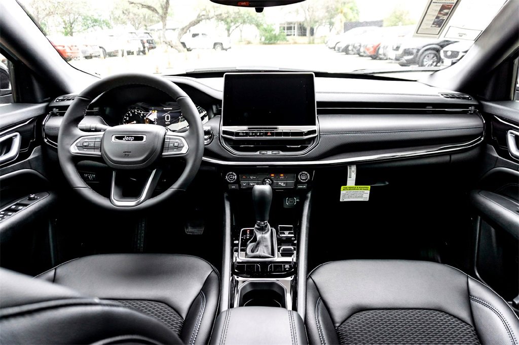 New 2026 Jeep Compass Latitude image 21