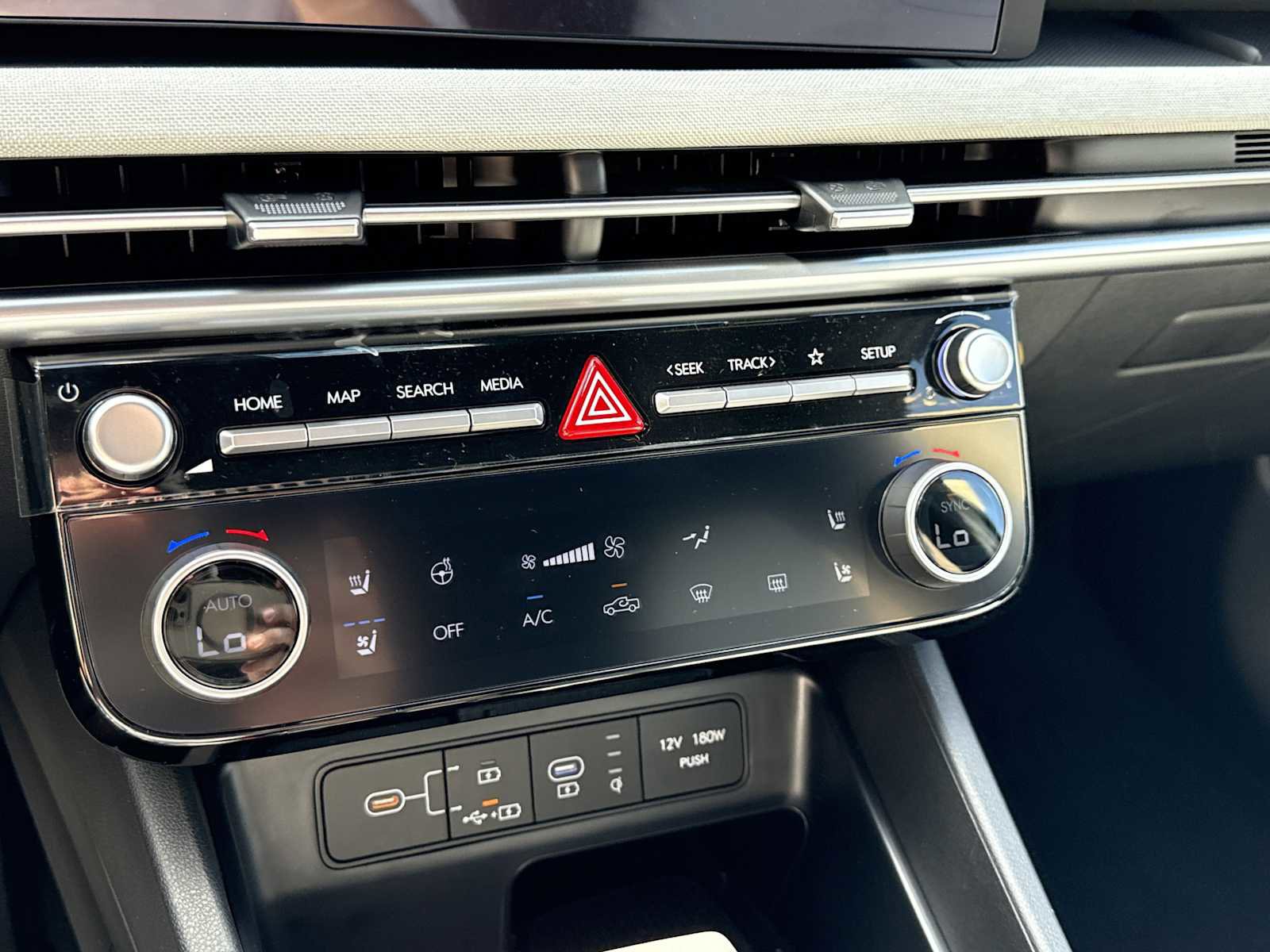 New 2026 Hyundai Santa Cruz Limited image 13