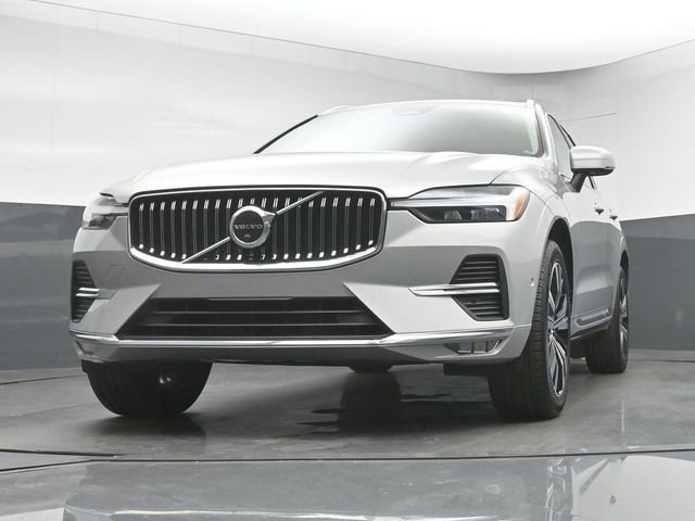 Used 2023 Volvo XC60 B5 Plus w/ Protection Package image 33