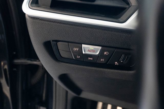 Used 2022 BMW M440i Convertible image 18