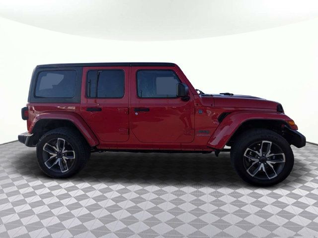Used 2024 Jeep Wrangler Unlimited AWD/4WD image 2