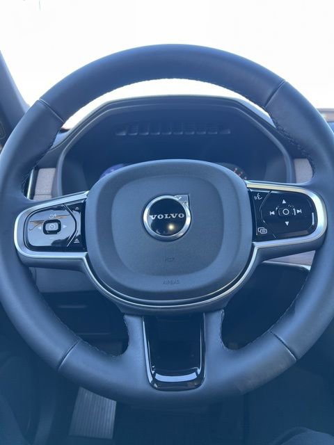 New 2026 Volvo XC90 B5 Plus w/ Protection Package image 18