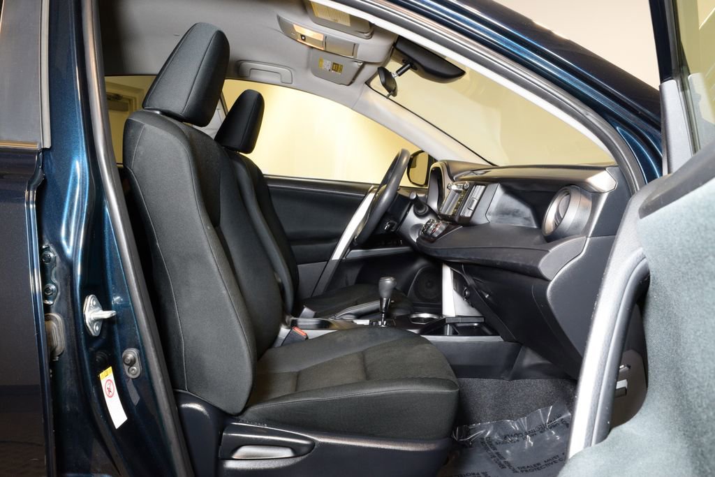 Used 2018 Toyota RAV4 LE w/ All Weather Liner Package image 31