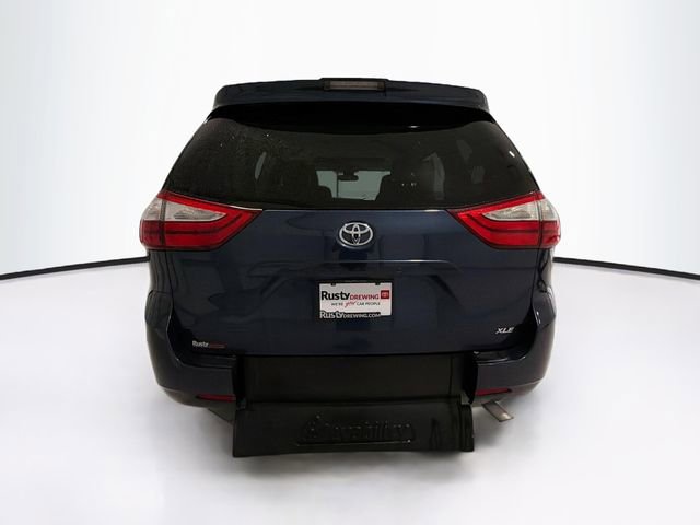 Used 2018 Toyota Sienna XLE FWD image 5