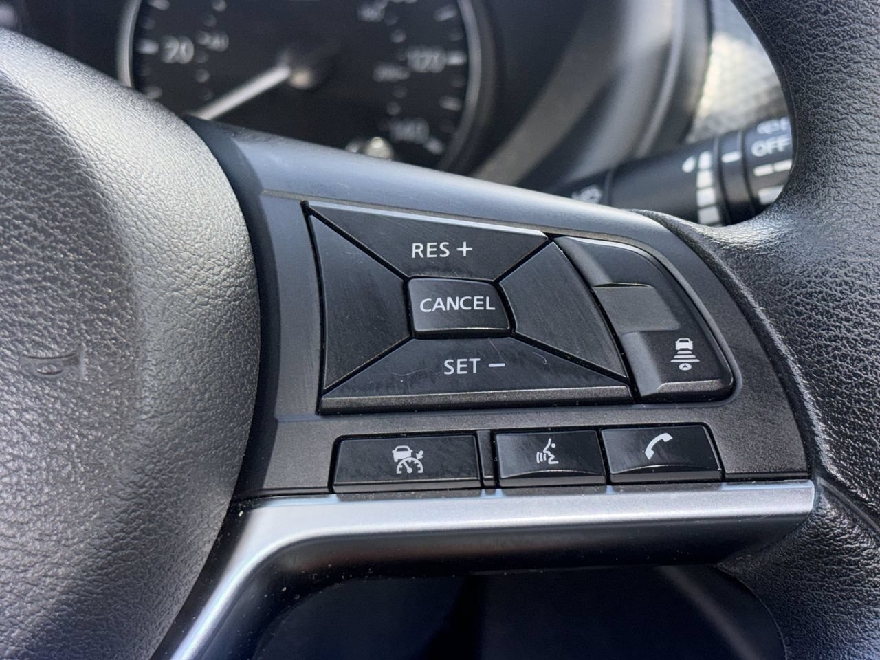 Certified 2024 Nissan Kicks SV FWD image 18