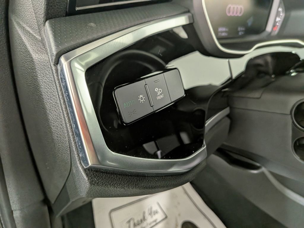 Used 2025 Audi Q3 2.0T Premium image 19