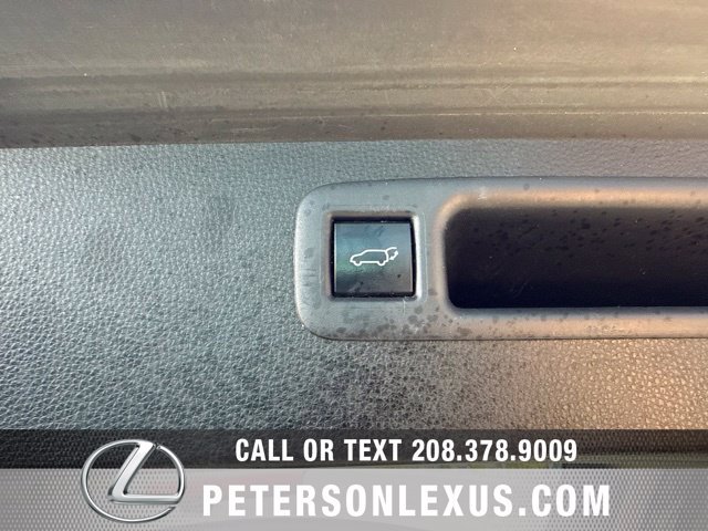 Used 2020 Toyota Highlander XLE AWD/4WD image 23