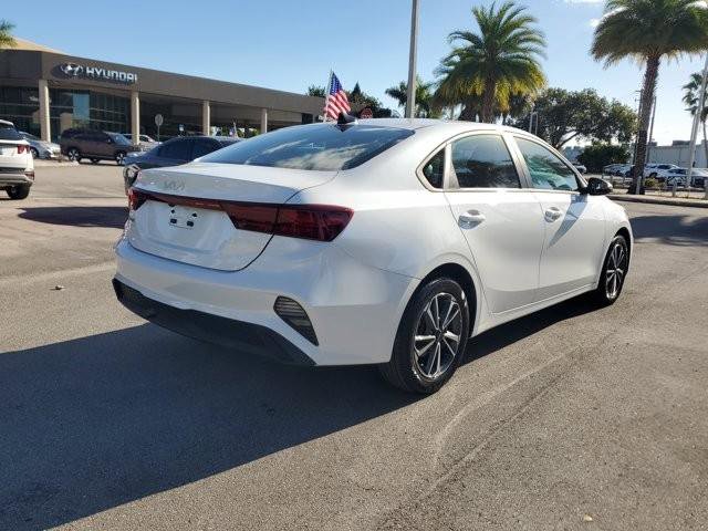 Used 2023 Kia Forte LXS w/ LXS Technology Package image 5