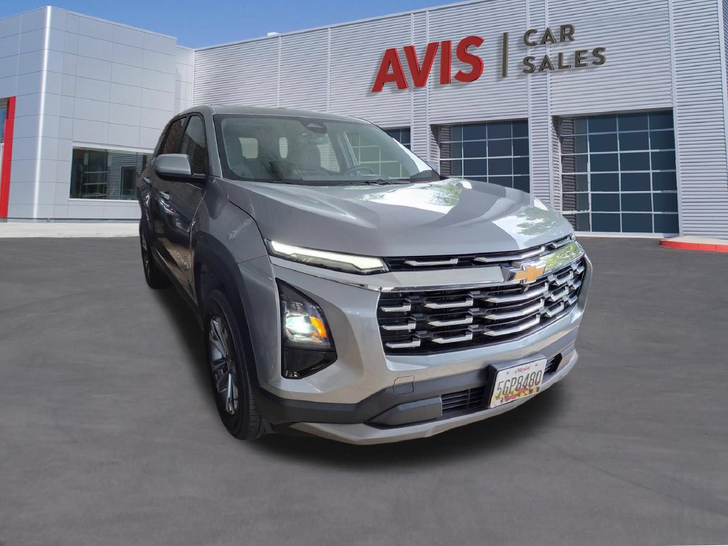 Used 2025 Chevrolet Equinox LT FWD image 3