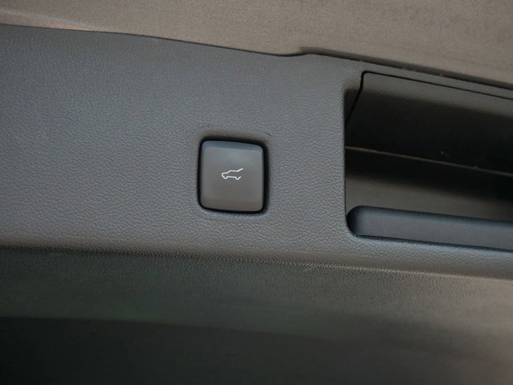 Used 2022 Ford Escape SEL w/ Technology Package image 19