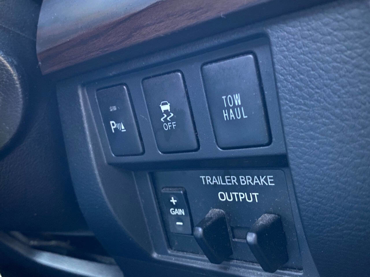 Used 2018 Toyota Tundra Limited w/ Limited Premium Package image 33