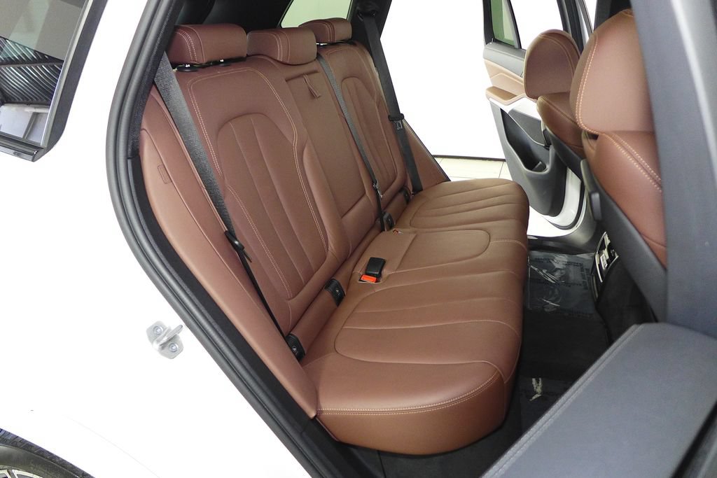 Used 2022 BMW X5 xDrive40i w/ M Sport Package AWD/4WD image 20