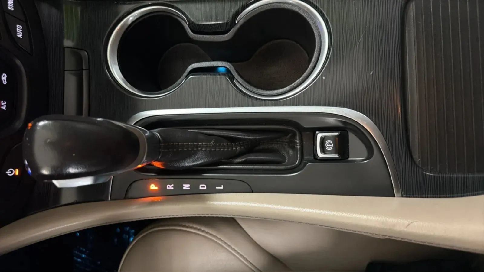 Used 2017 Buick Envision Essence FWD image 12