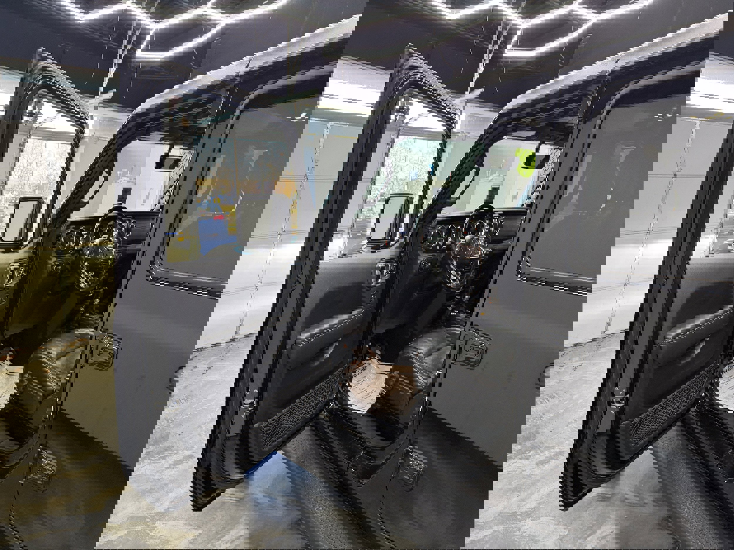 Used 2021 Jeep Wrangler Unlimited Sahara image 10