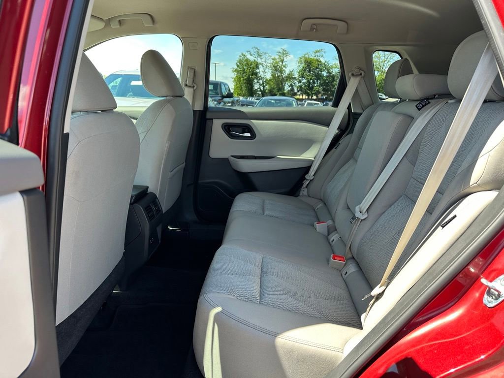 Used 2025 Nissan Rogue SV AWD/4WD image 11