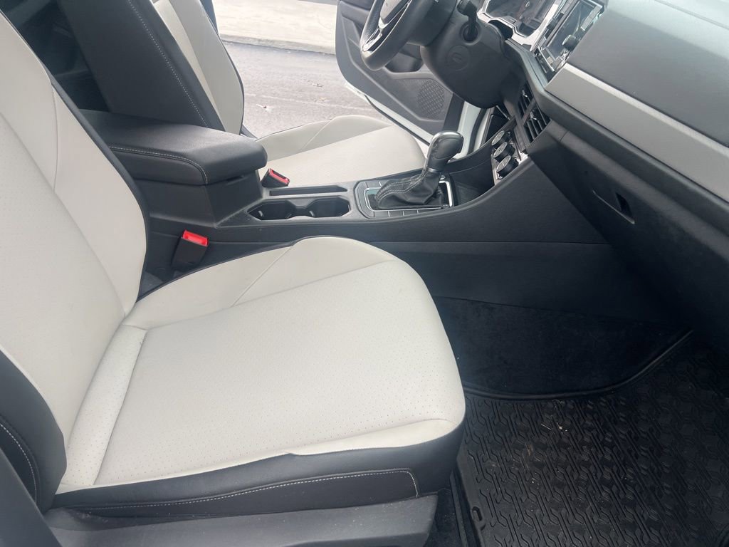 Used 2019 Volkswagen Jetta R-Line w/ R-Line Cold Weather Package FWD image 18