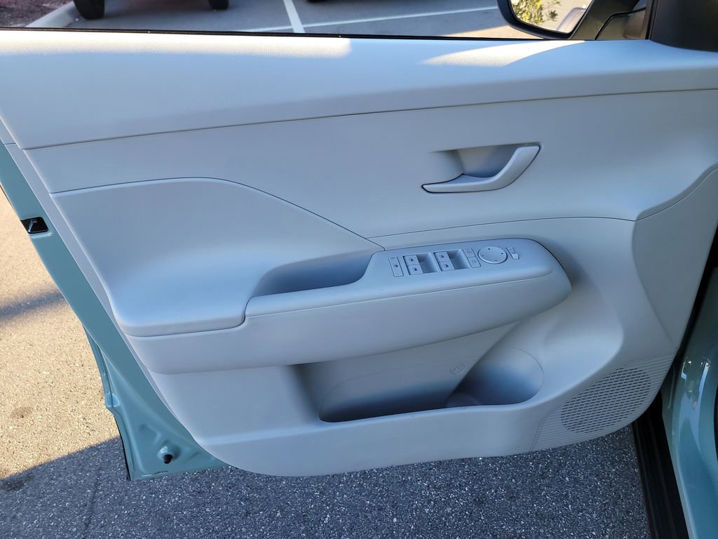 Used 2024 Hyundai Kona SEL image 13