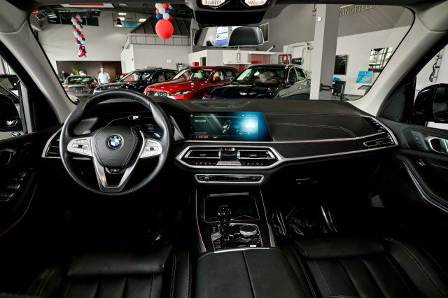 Used 2022 BMW X7 xDrive40i w/ Premium Package image 37