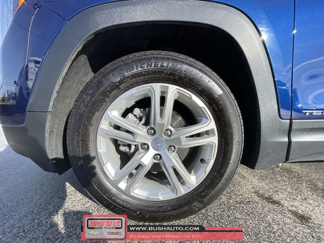 Used 2023 GMC Terrain SLE w/ Driver Convenience Package image 32