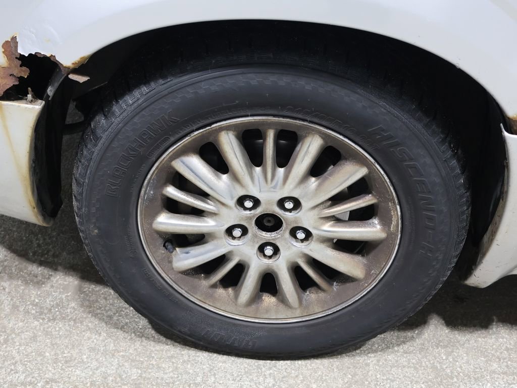 Used 2004 Chrysler Town & Country Limited image 12