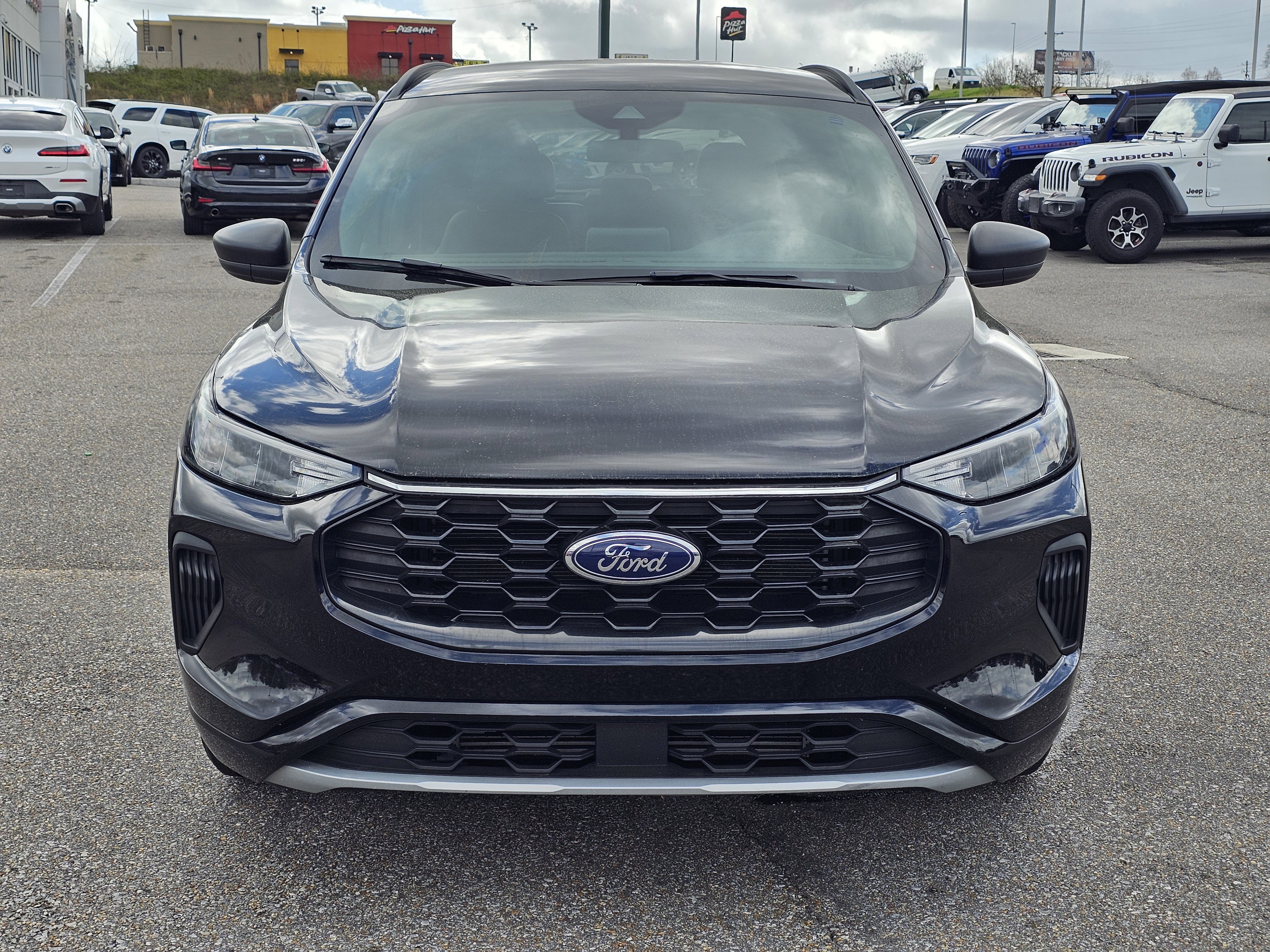 Used 2023 Ford Escape ST-Line image 2