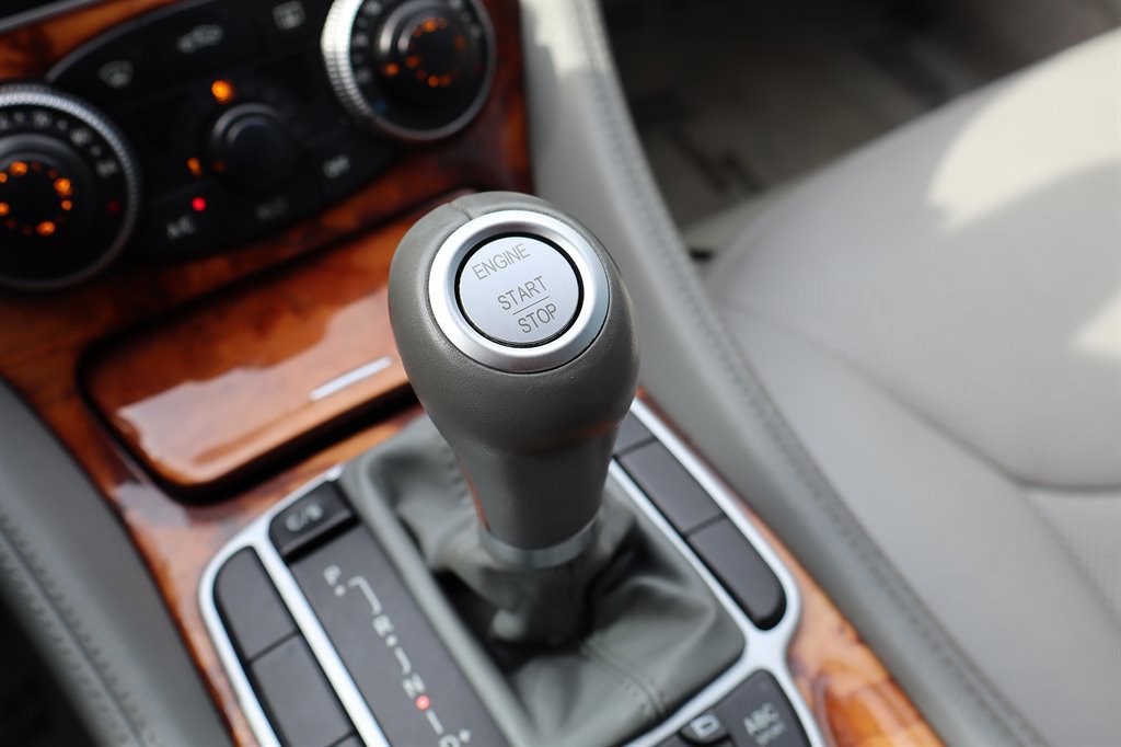 Used 2008 Mercedes-Benz SL 550 image 32