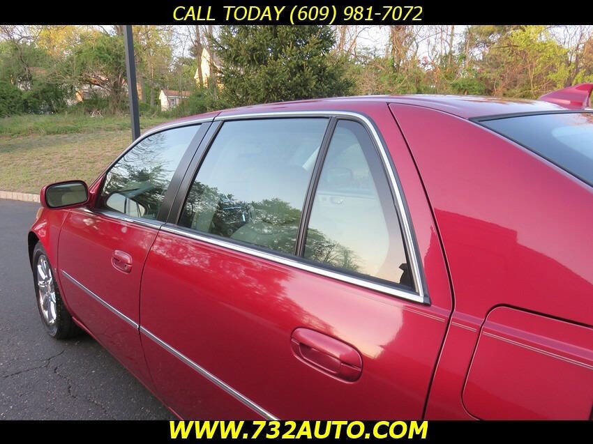 Used 2009 Cadillac DTS w/ Sun And Sound Package FWD image 29