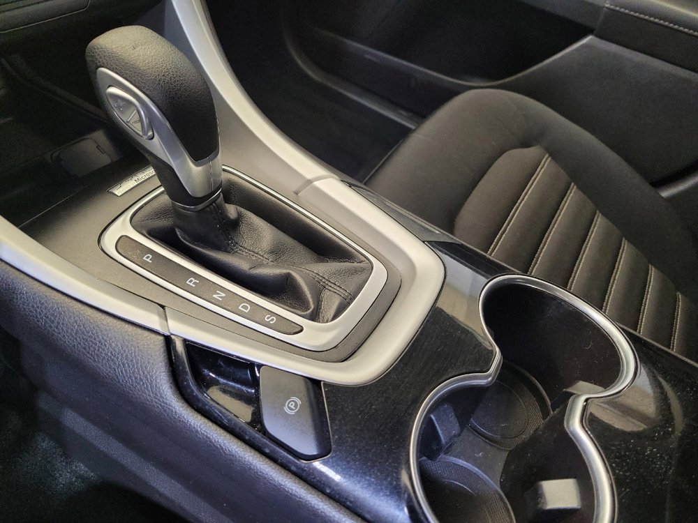 Used 2015 Ford Fusion SE image 26